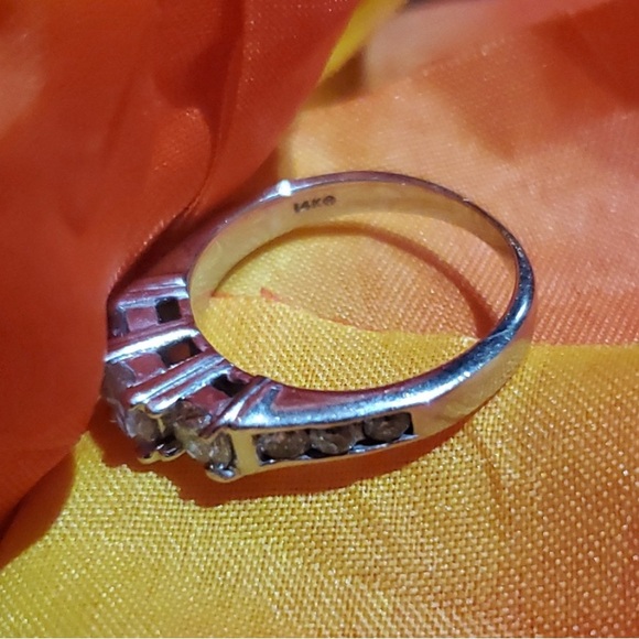 14K White Gold Diamond Ring
Size 9.5 with white gold ring guard - Picture 12 of 12